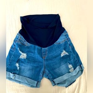 Maternity shorts